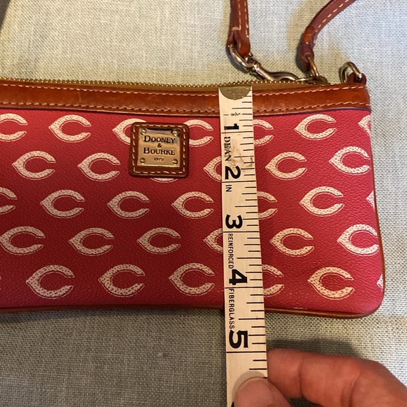 Cincinnati Reds wristlet - Picture 5 of 6